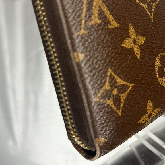 Authentic LOUIS VUITTON Genuine Leather Brown Zippy Wallet - Picture 5 of 15